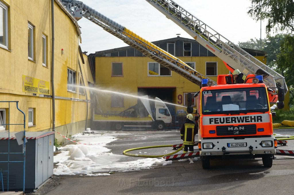 Grossfeuer Poco Lager Koeln Porz Gremberghoven Hansestr P752.jpg - Miklos Laubert